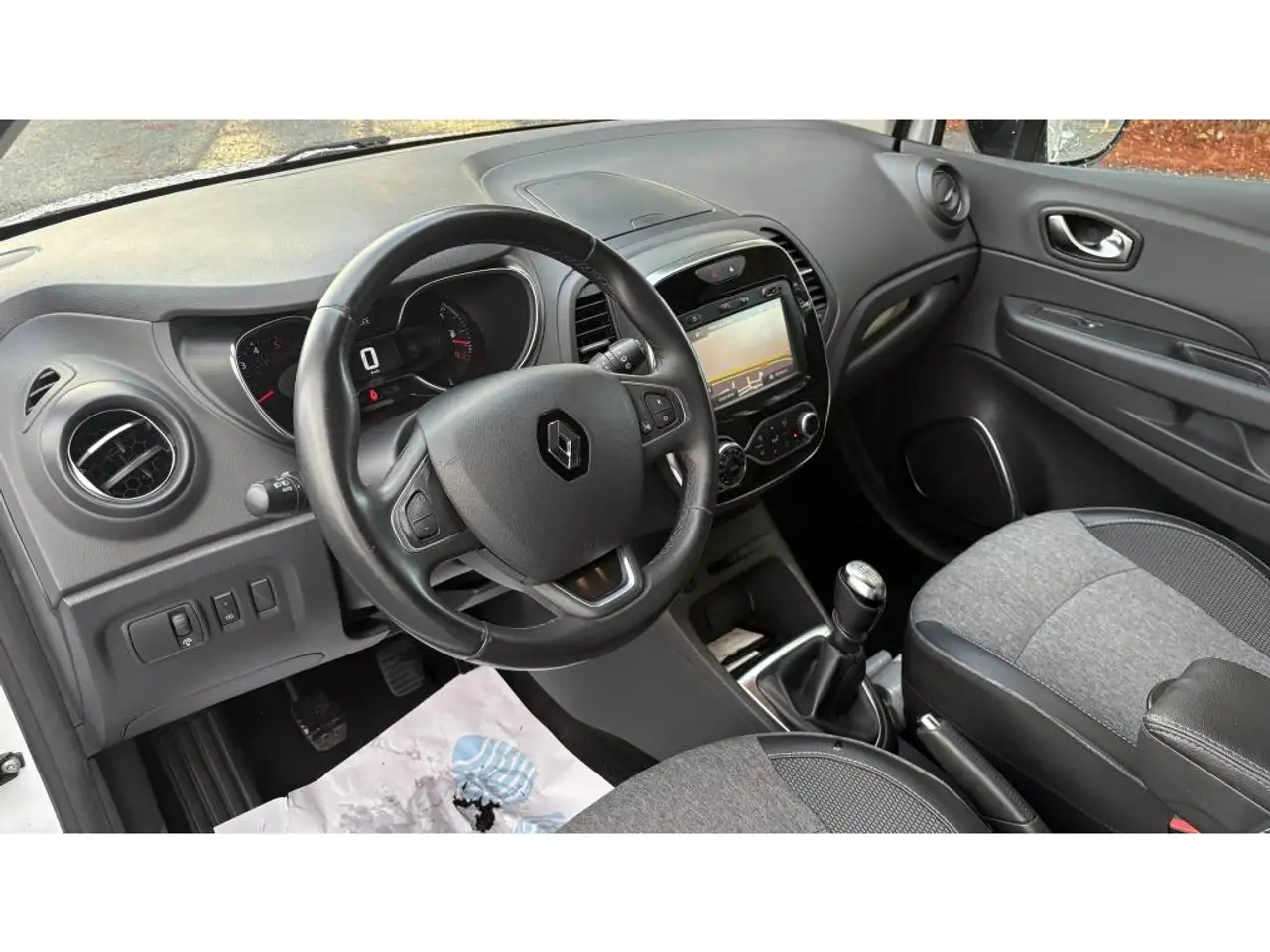 Renault Captur — photo 4