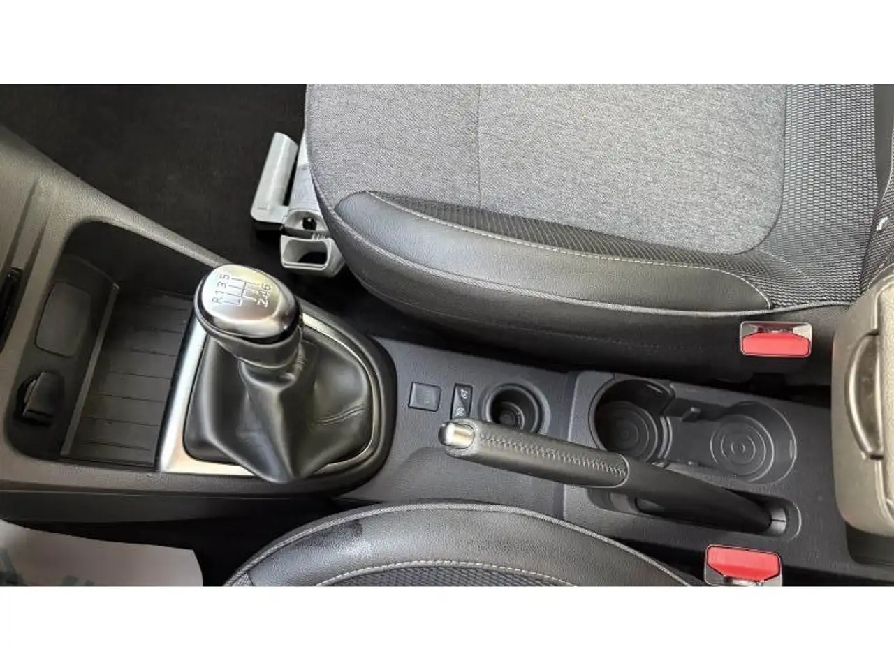 Renault Captur — photo 15