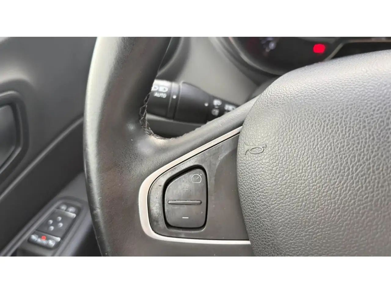 Renault Captur — photo 12