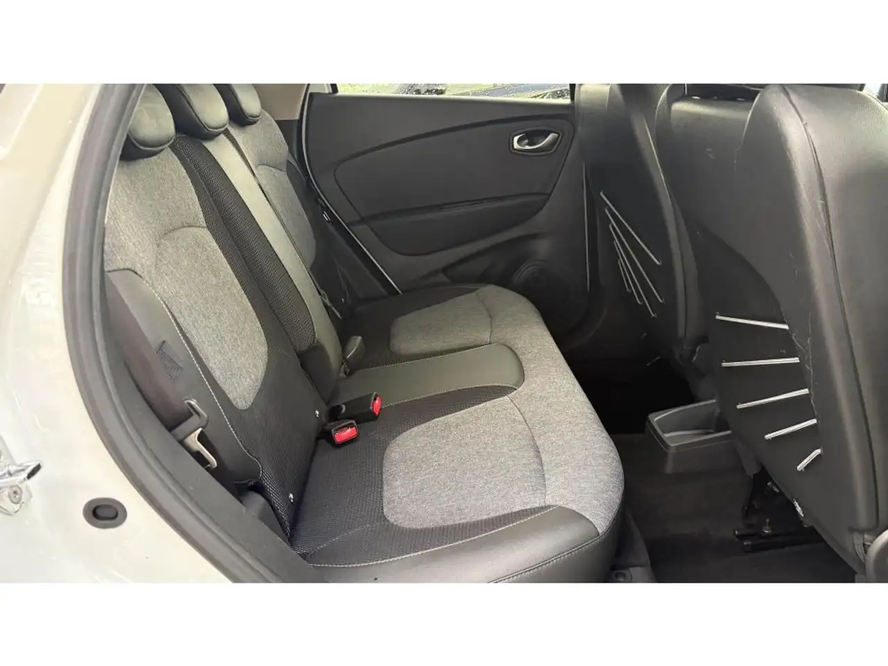 Renault Captur — photo 19