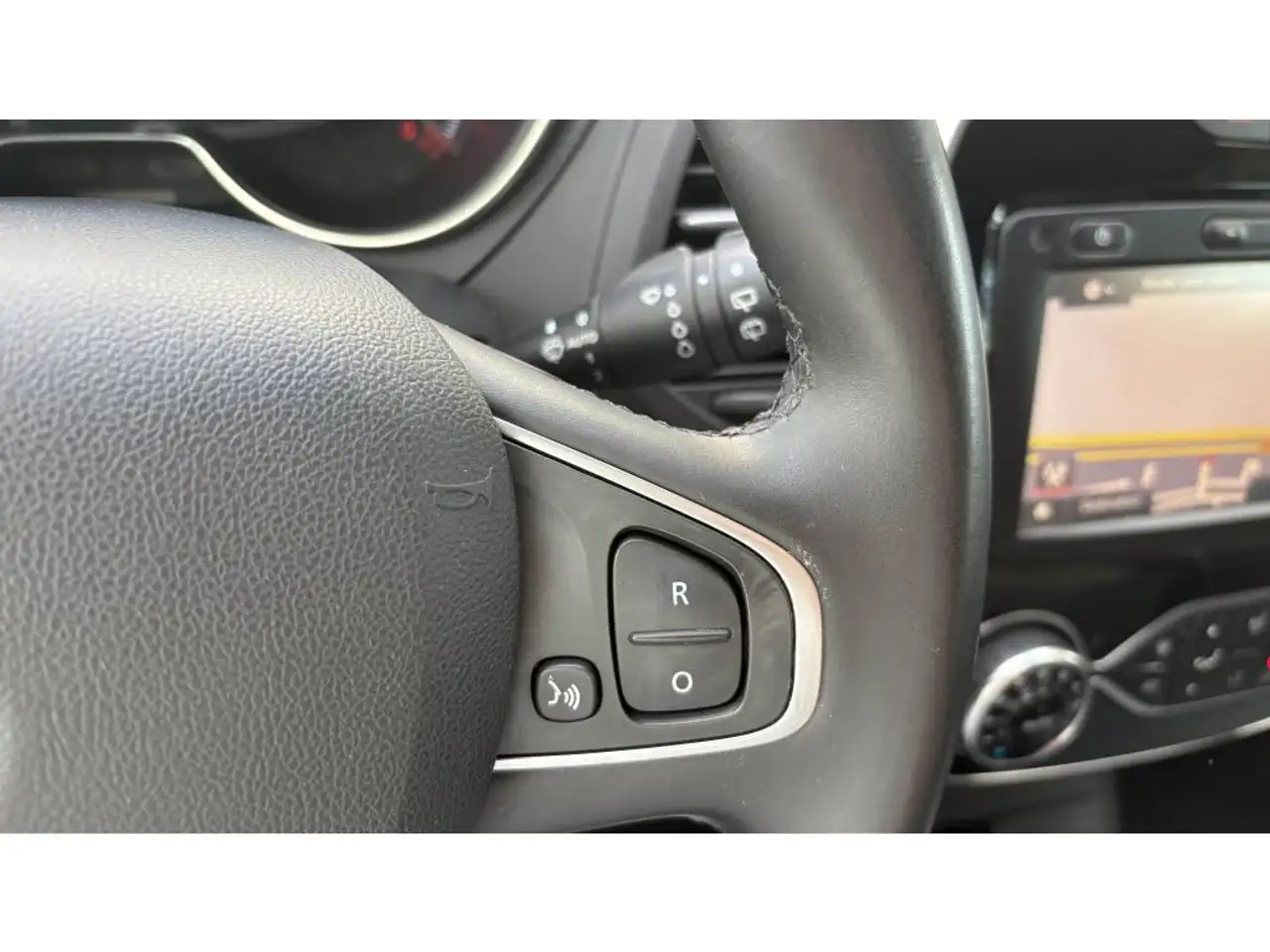 Renault Captur — photo 13