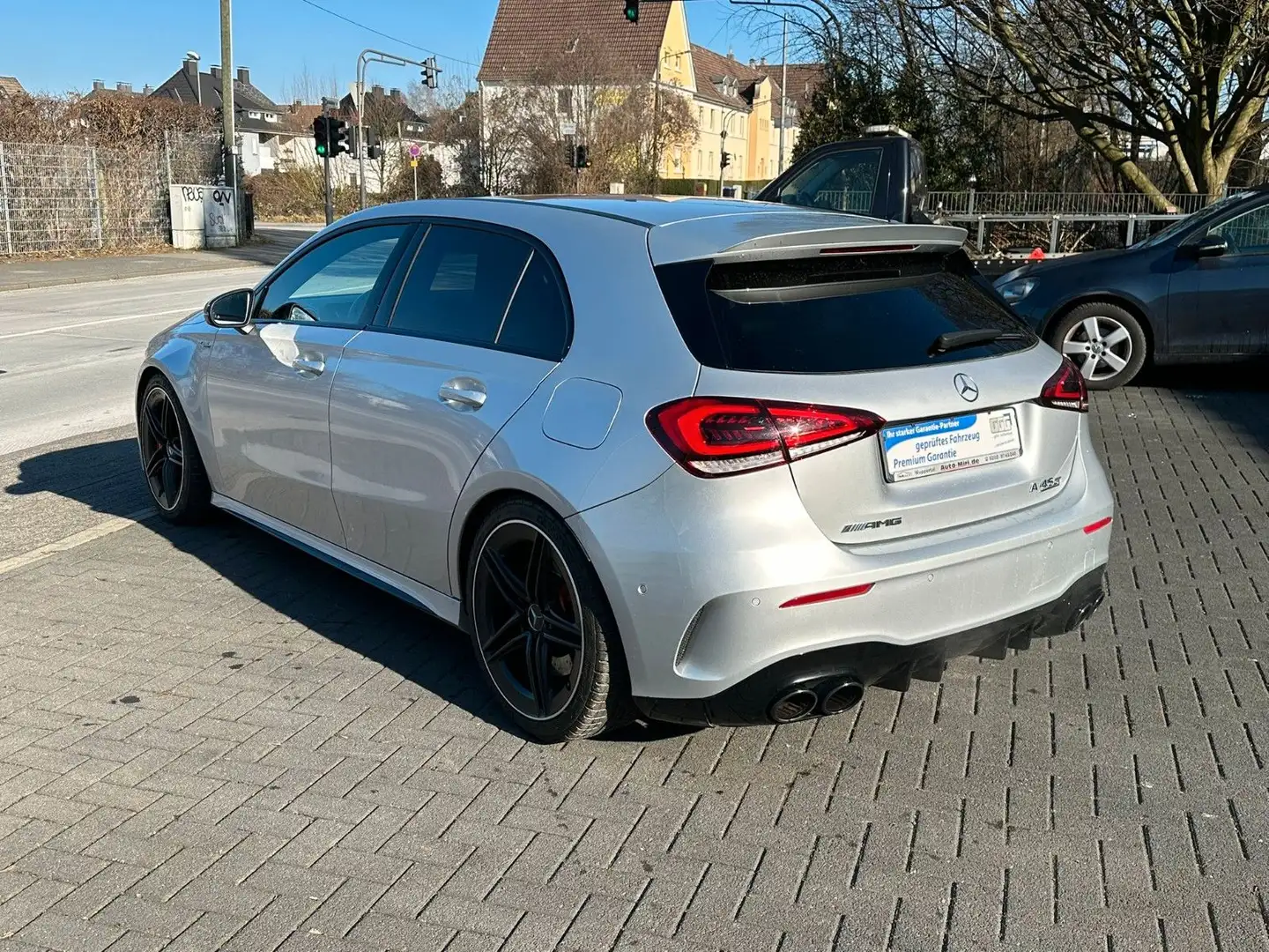Mercedes-Benz A 45 AMG A 45 S AMG 4Matic NightPaket-Pano-Kamera-MultiB Silber - 2