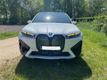 iX 76.6 kWh xDrive40
