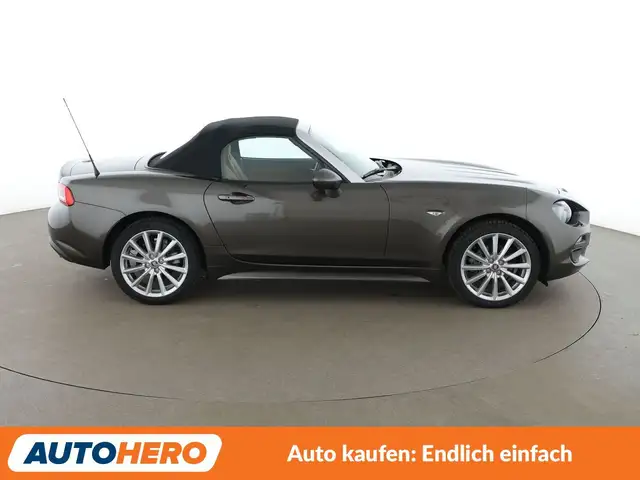 Fiat 124 Spider view 7