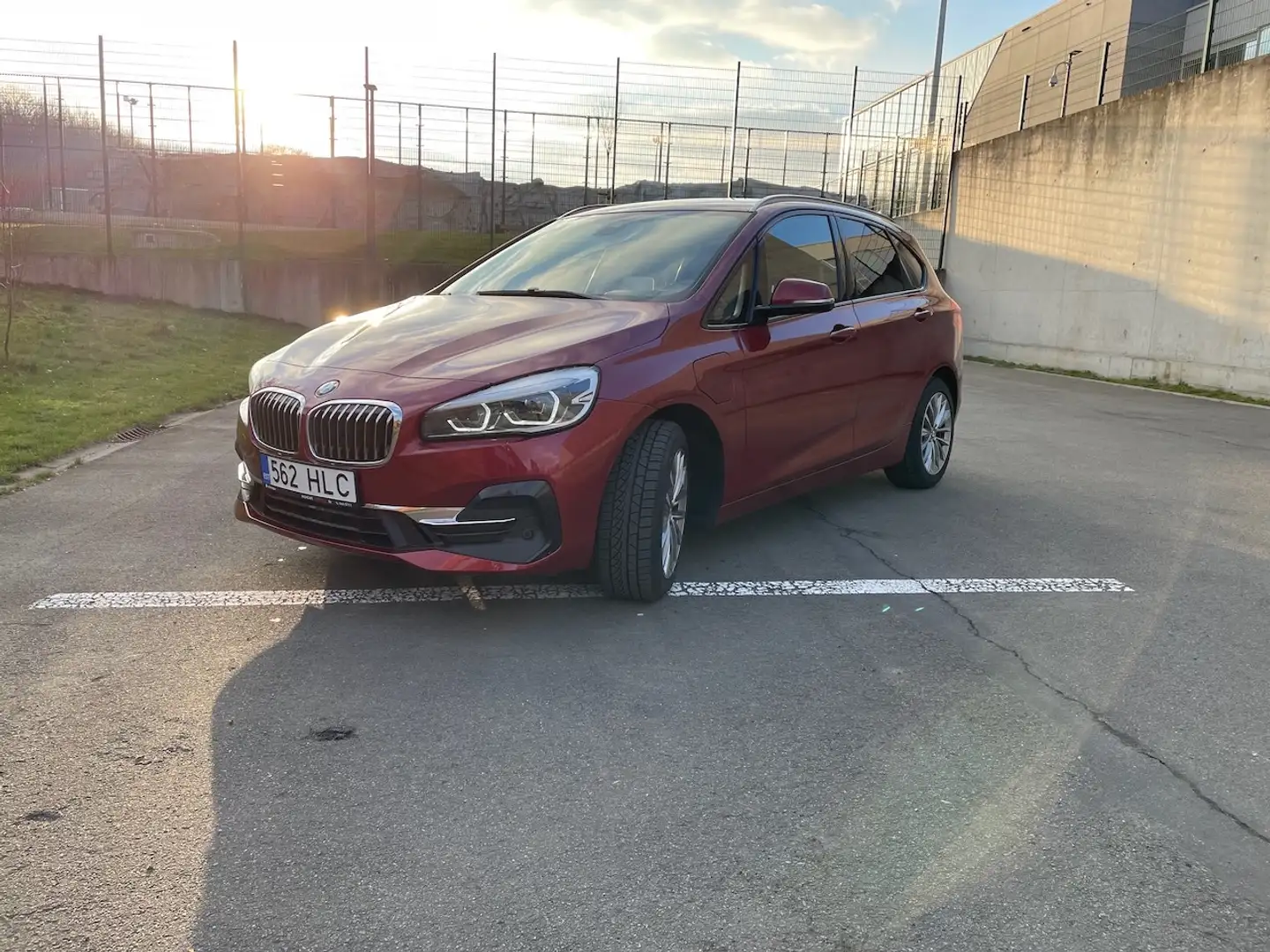 BMW 225 XE Luxury Line Czerwony - 2