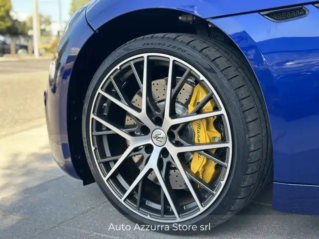 Maserati Granturismo view 7