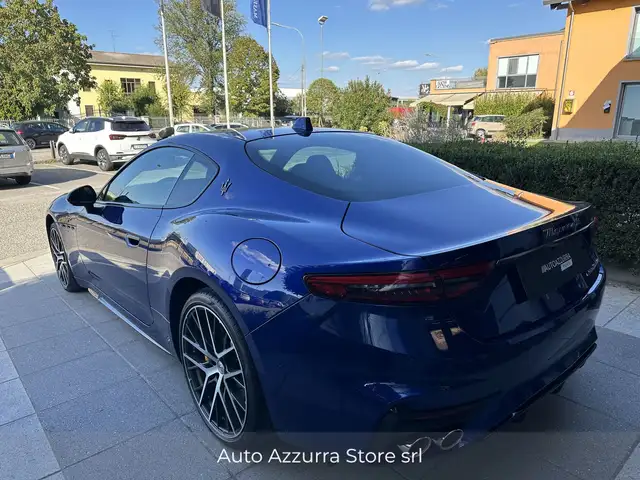 Maserati Granturismo view 6