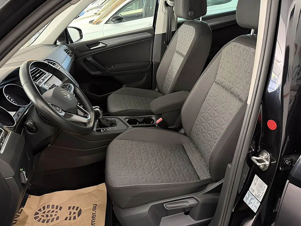 2023 Volkswagen Tiguan 2,0TDI DSG Life *LED*NAVI*ACC*AHK*Sitzheizung*R..., photograph 12