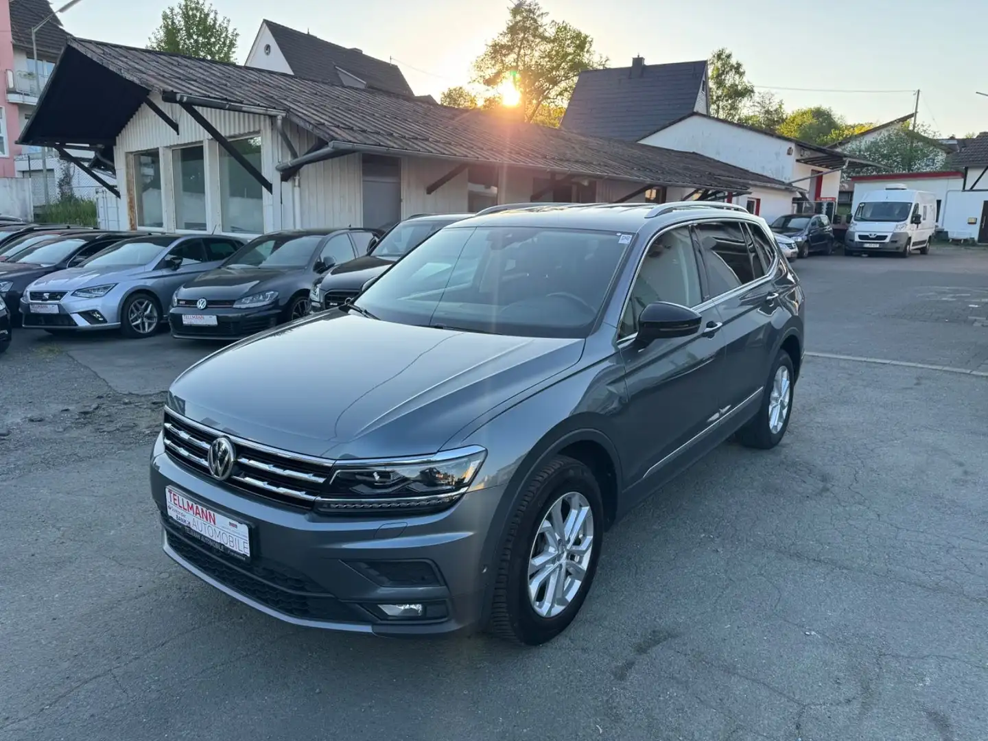 Volkswagen Tiguan Allspace IQ.DRIVE/LED/Head-up/Kamera/ Gris - 1