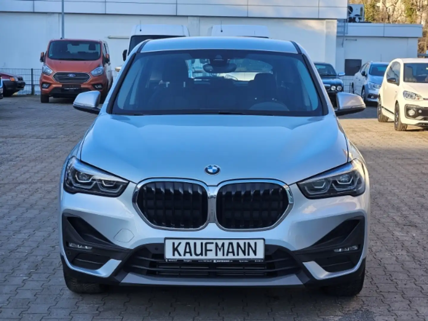 BMW X1 sDrive 18 i Advantage 1.HAND Argent - 2