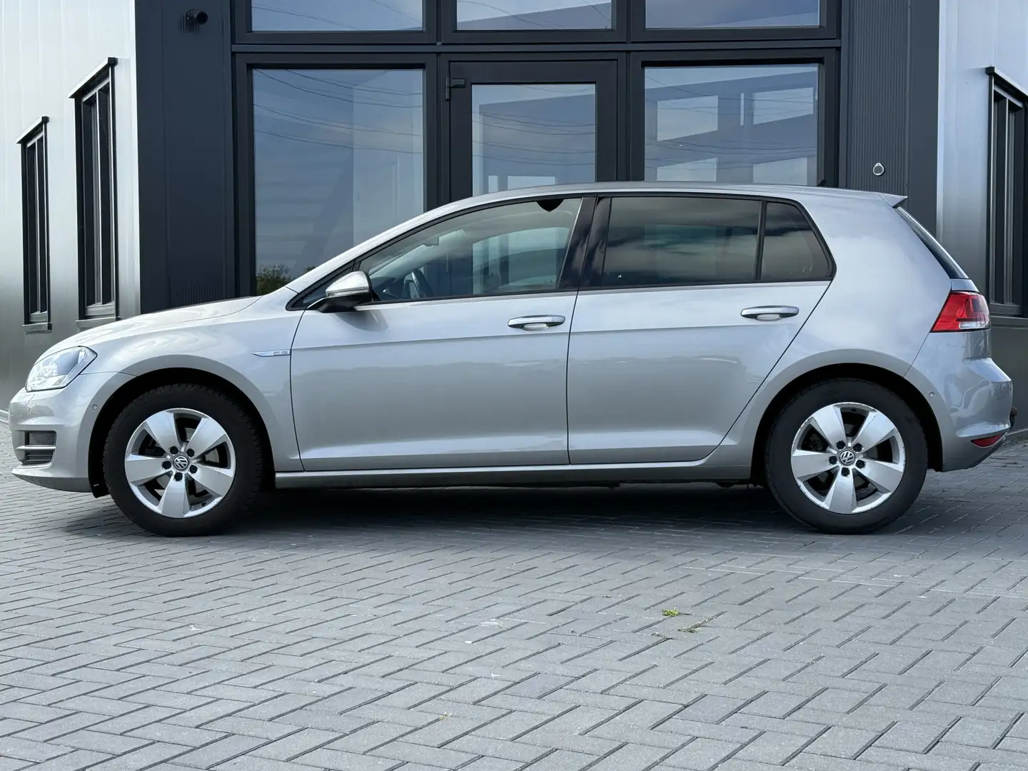 Volkswagen Golf 1.2 TSI Cup Clima | Cruise | PDC | Nwe APK & beurt Gris - 2