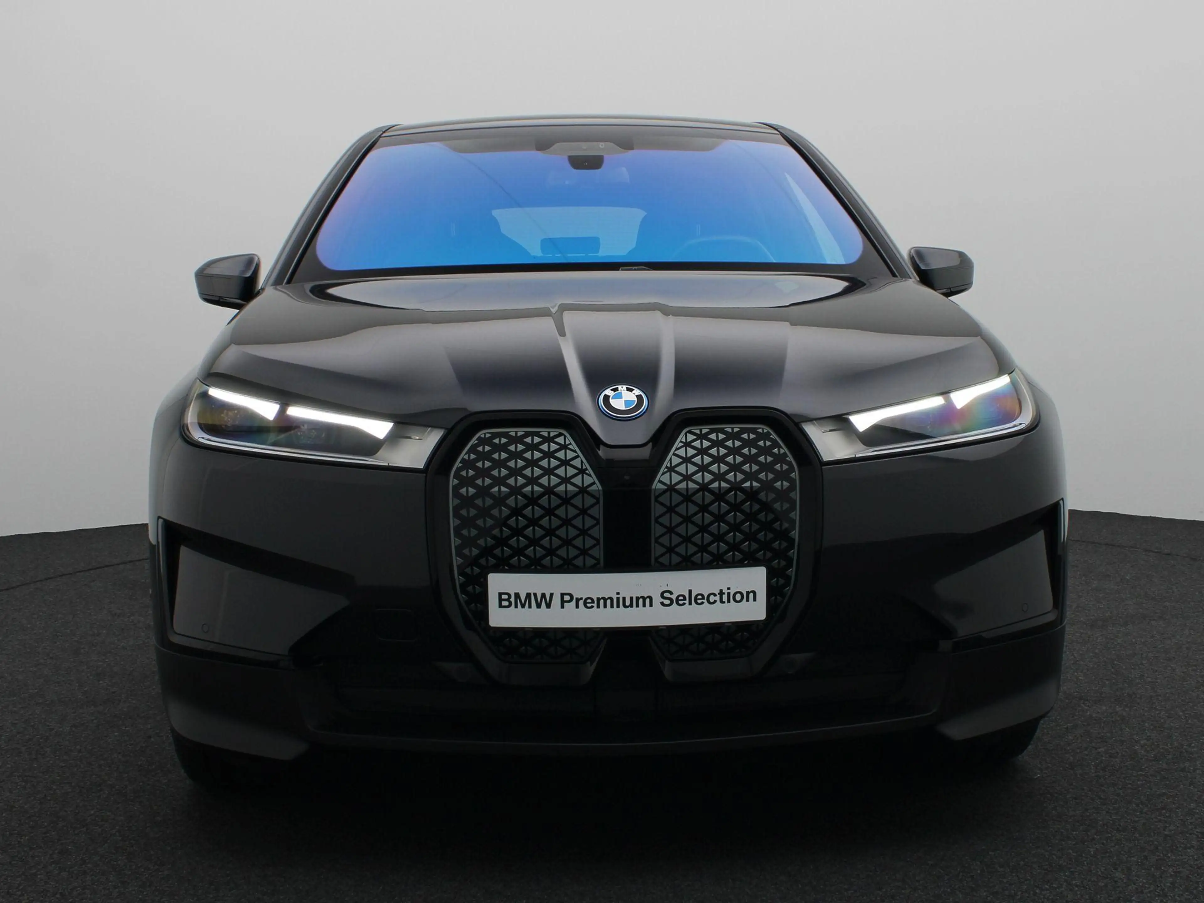 BMW iX xDrive40 Essence Pack | Comfort Access | Shadow Li — photo 3