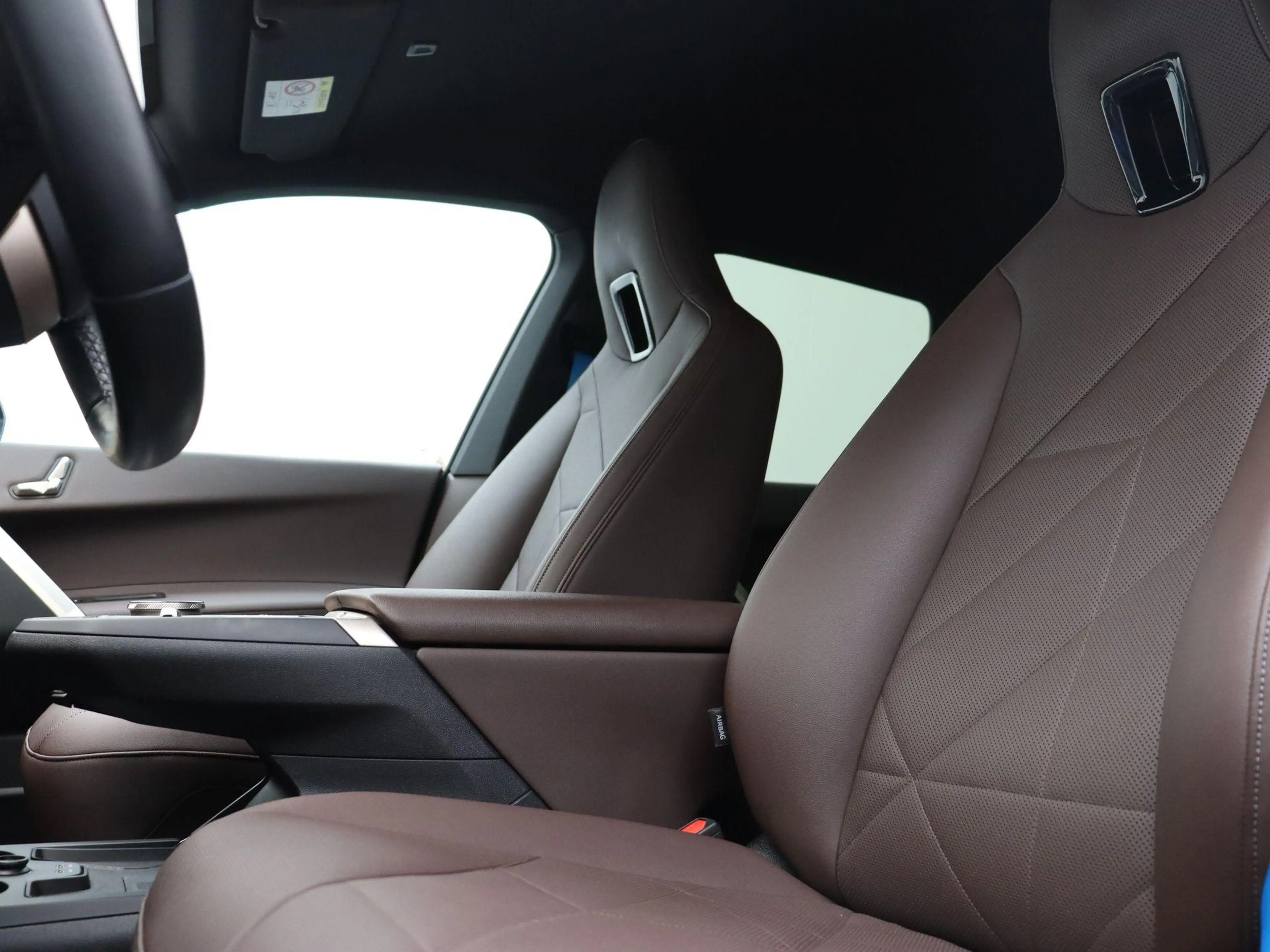 BMW iX xDrive40 Essence Pack | Comfort Access | Shadow Li — photo 11