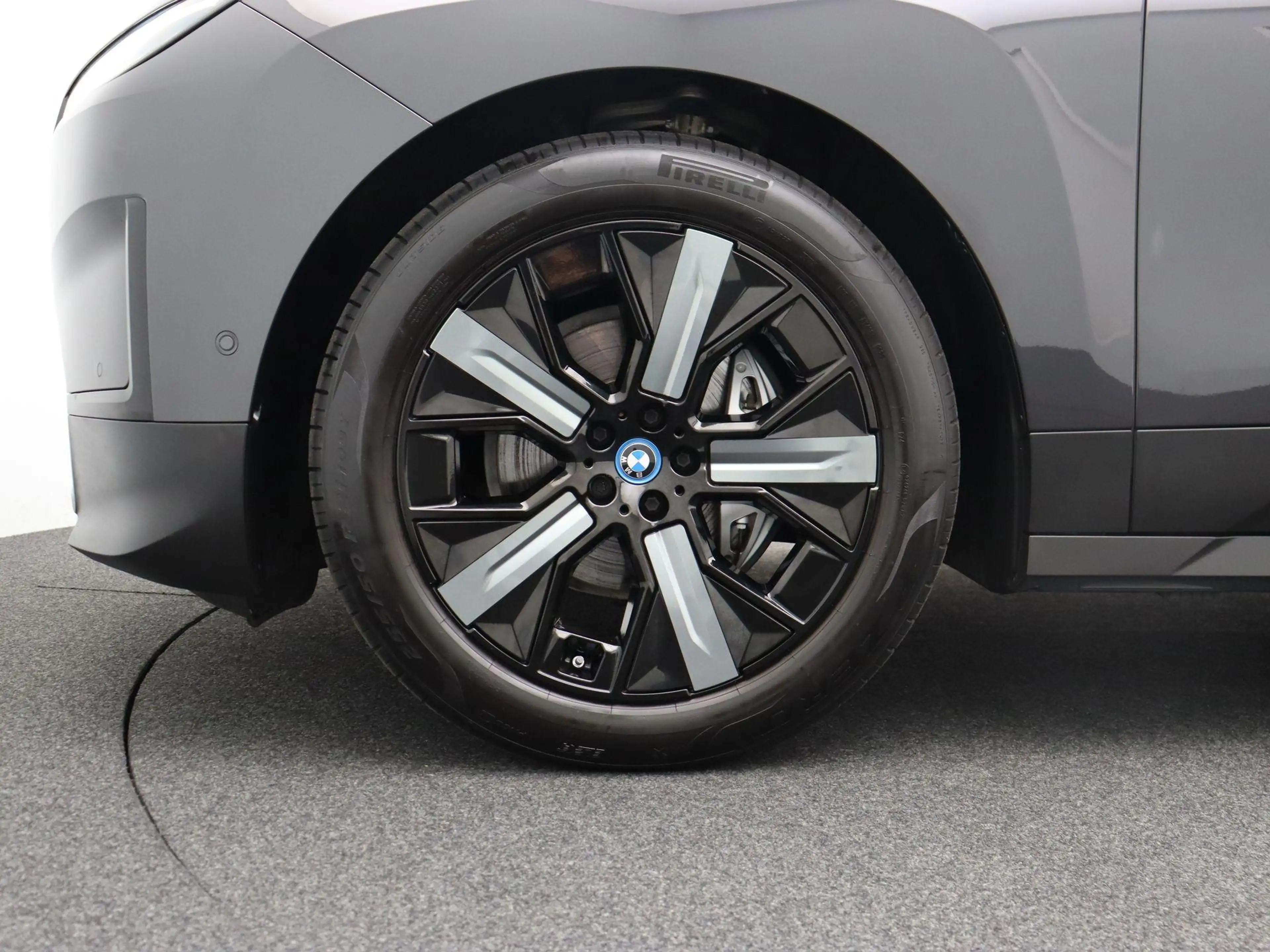 BMW iX xDrive40 Essence Pack | Comfort Access | Shadow Li — photo 7