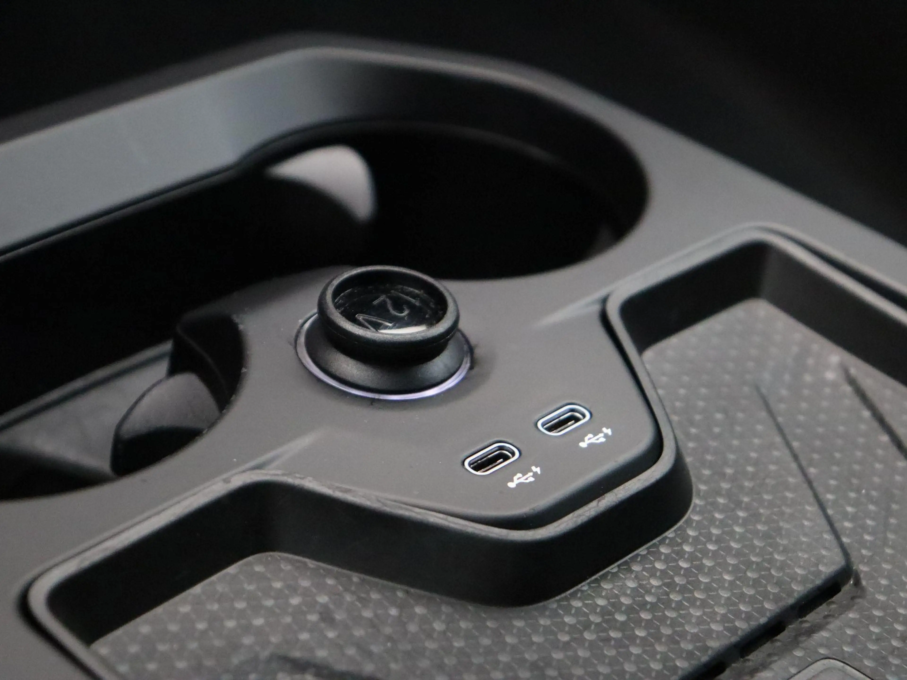 BMW iX xDrive40 Essence Pack | Comfort Access | Shadow Li — photo 14
