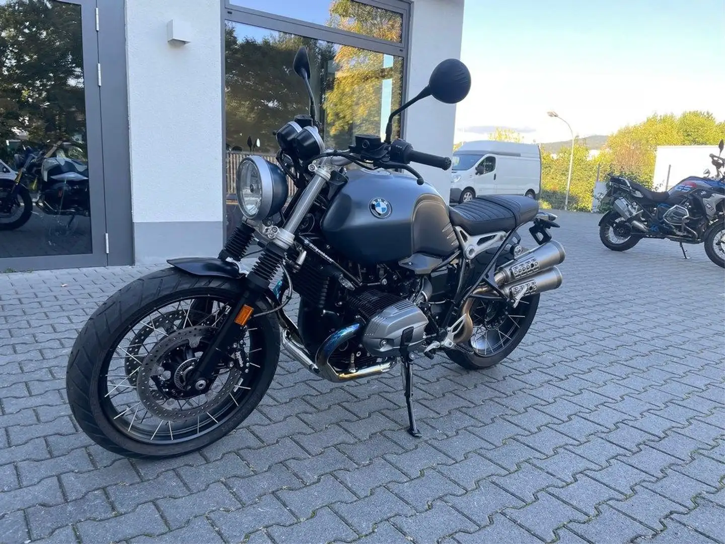 BMW R nineT Scrambler Tieferlegung Kreuzspeiche - 2