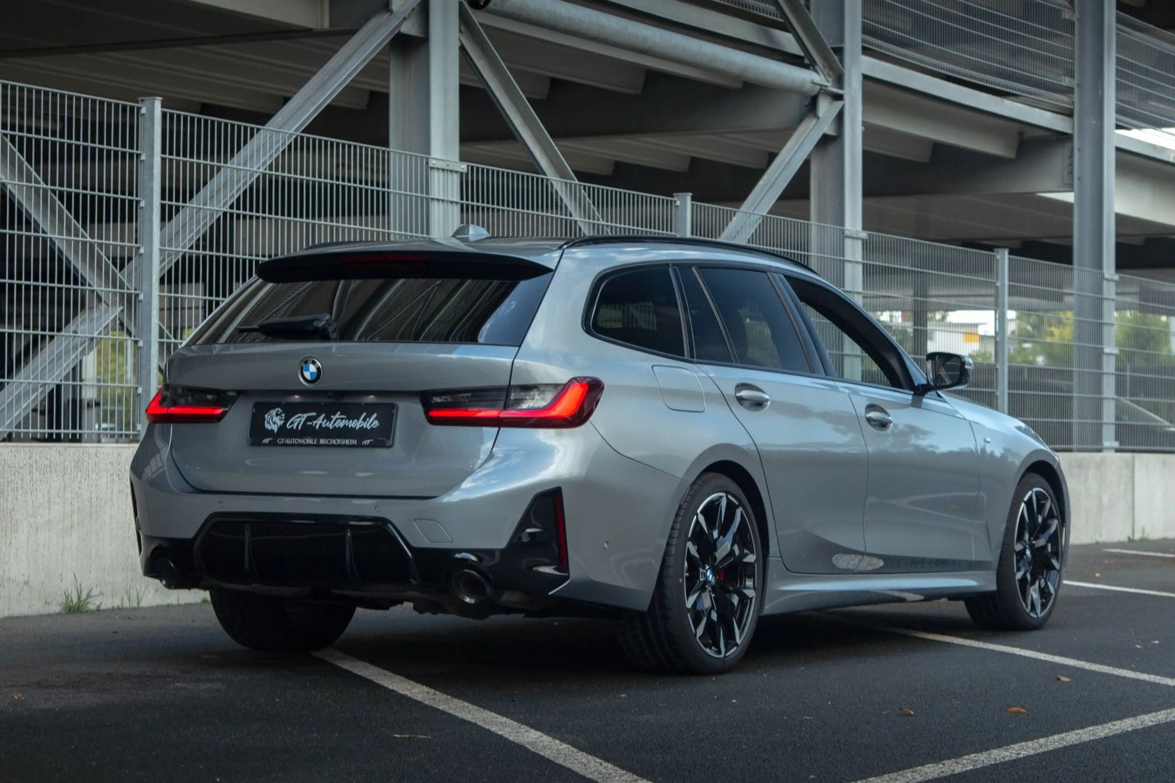 BMW 320 d xDrive *M Sport PRO*PANO*HUD*360°*19"Zoll* — photo 9