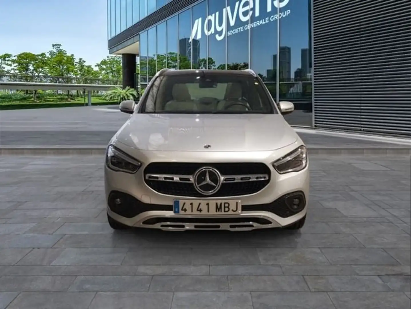 Mercedes-Benz GLA 250 250e Plateado - 2