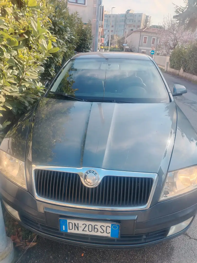 Skoda Octavia 1.6 Ambiente c/esp Gpline - 1