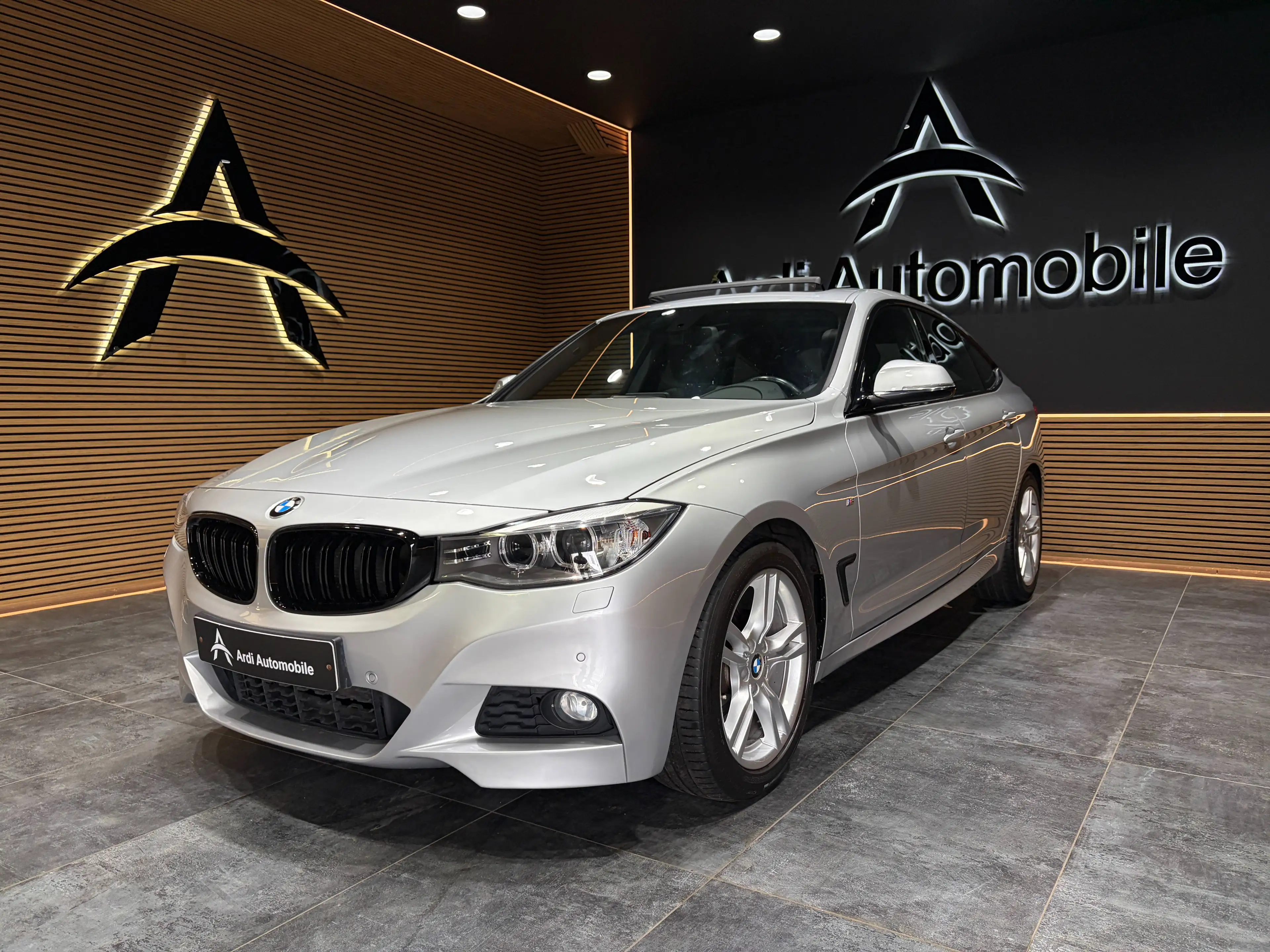 BMW 318 dA Gran Turismo *PACK M*TOIT OUV+PANO*LED*1ER PROPRIO*GARANTIE
