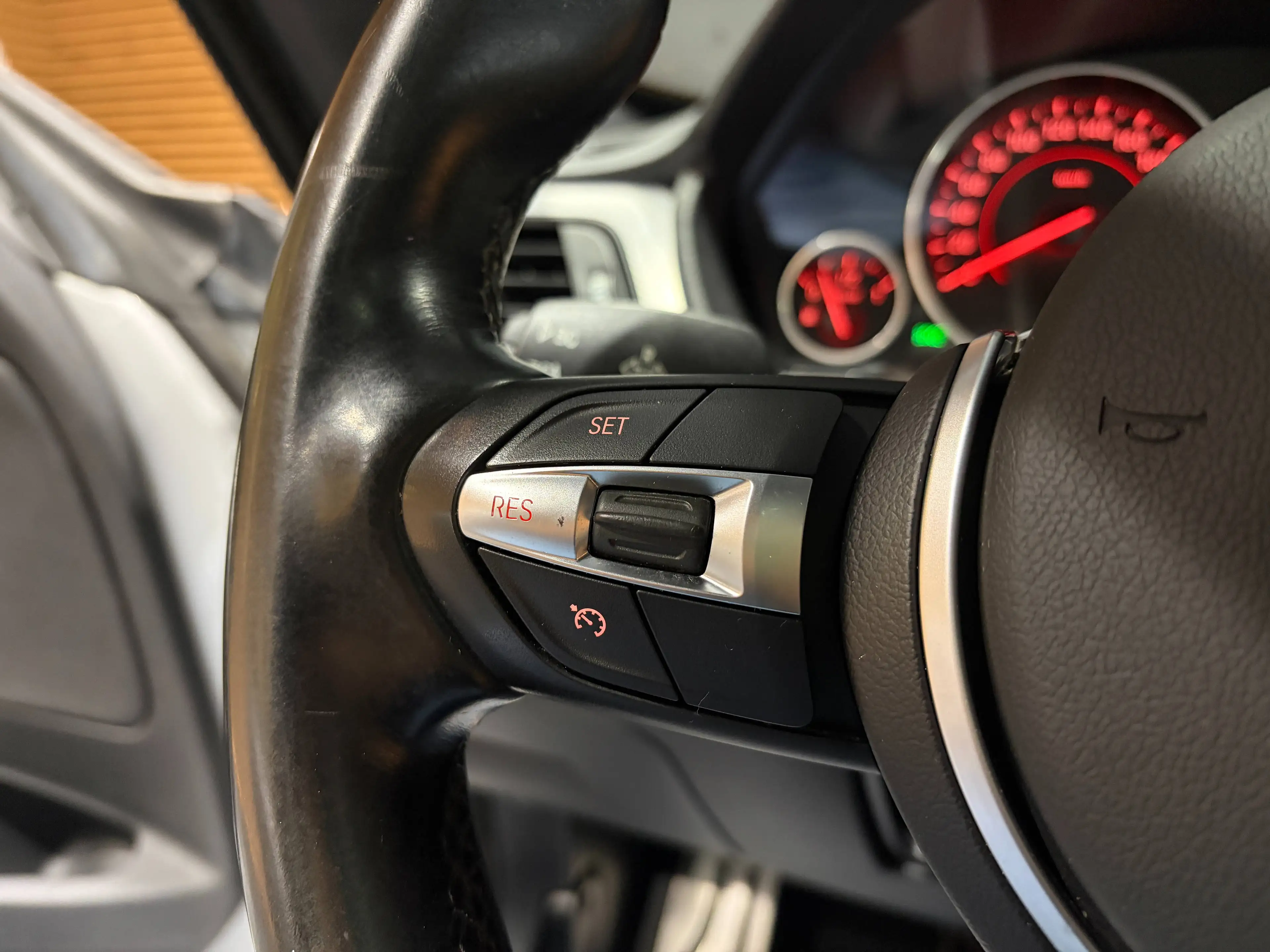 BMW 318 dA Gran Turismo *PACK M*TOIT OUV+PANO*LED*1ER PROPRIO*GARANTIE — photo 13
