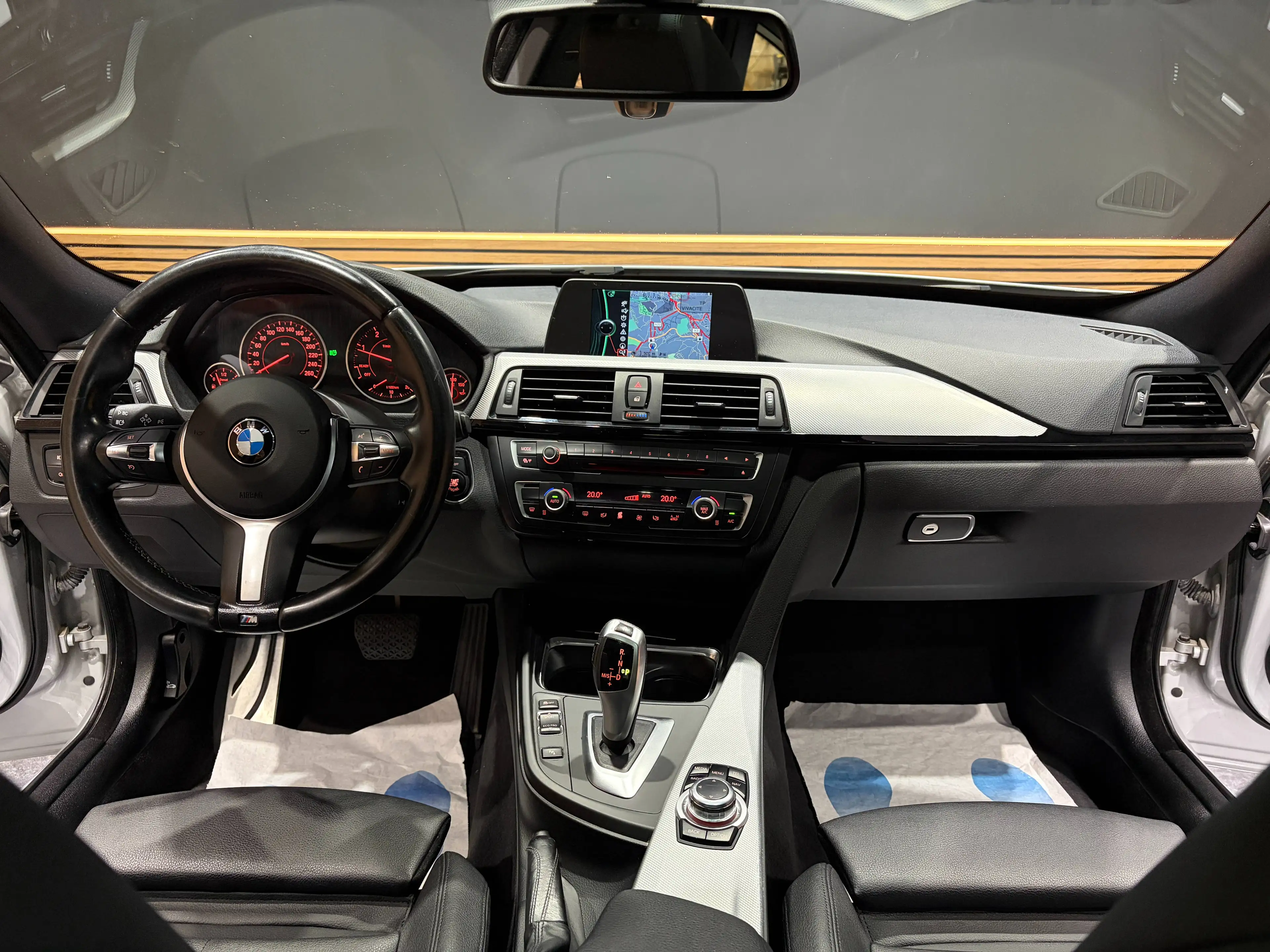 BMW 318 dA Gran Turismo *PACK M*TOIT OUV+PANO*LED*1ER PROPRIO*GARANTIE — photo 12