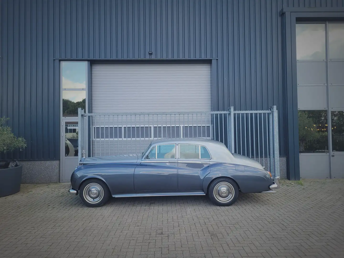Rolls-Royce Cloud II Gris - 2
