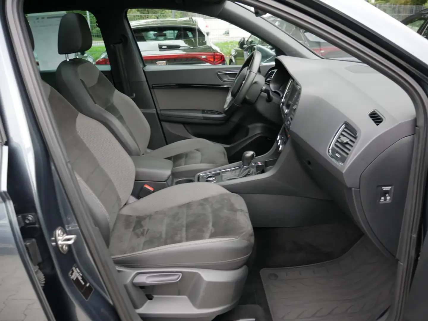 SEAT Ateca 1.4 TSI Xcellence LED PANO SEAT-SOUND Grau - 2