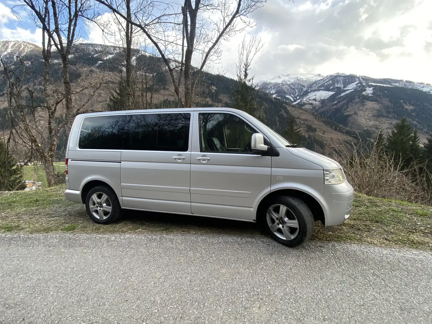 Volkswagen T5 Multivan Highline 2,5 TDI D-PF - 2
