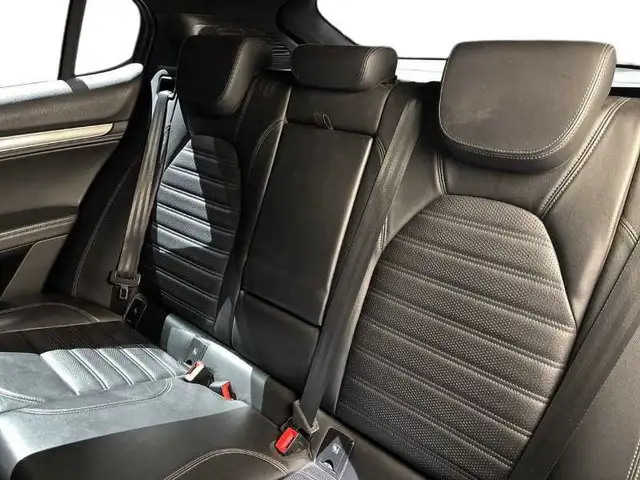 Alfa Romeo Stelvio view 9