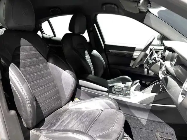 Alfa Romeo Stelvio view 16