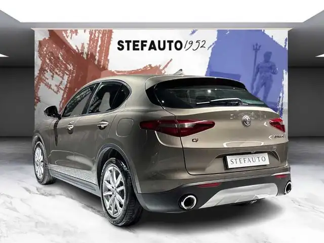 Alfa Romeo Stelvio view 5