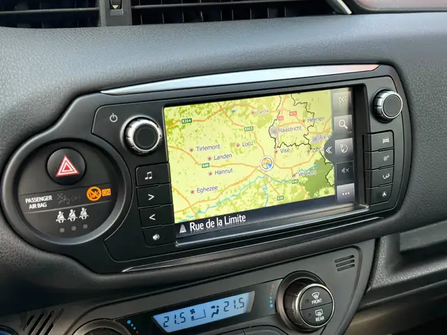 Toyota Yaris view 14