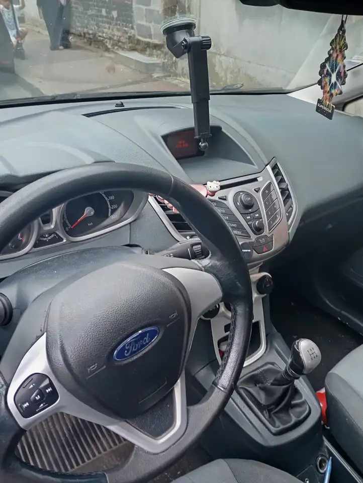 Ford Fiesta 5 portes — photo 3