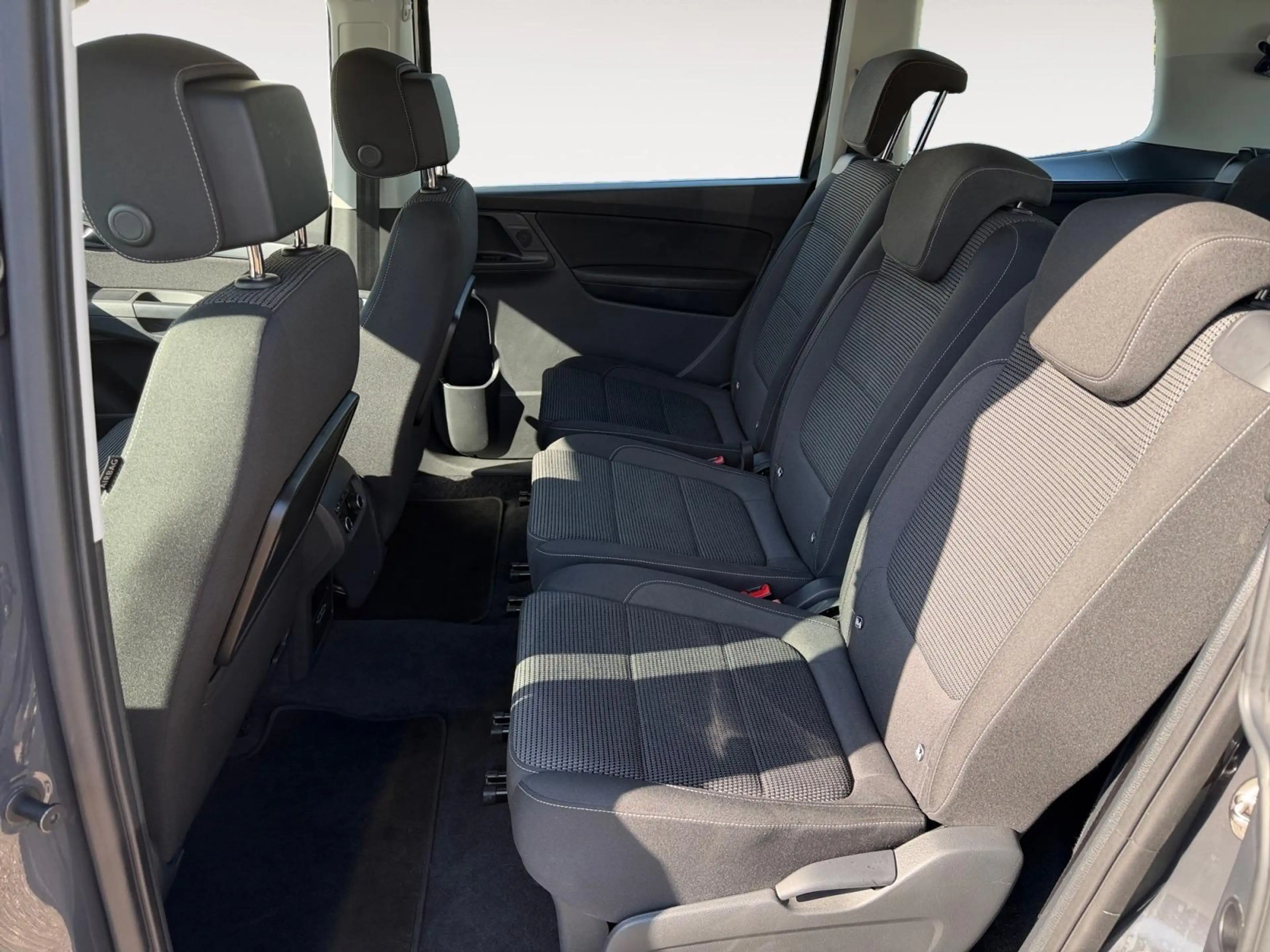 Volkswagen Sharan 1.4 TSI Comfortline Side|AHK|NAVI|SZH — photo 5