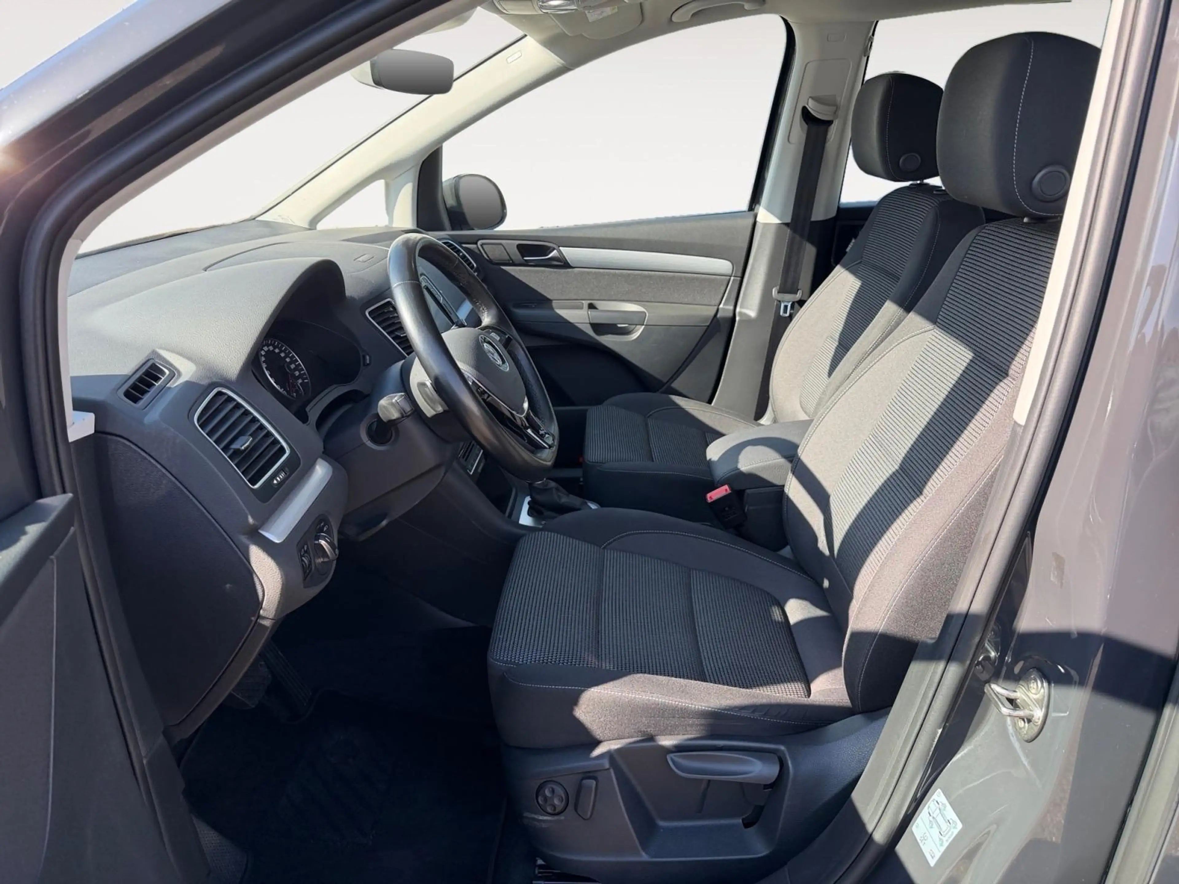 Volkswagen Sharan 1.4 TSI Comfortline Side|AHK|NAVI|SZH — photo 6
