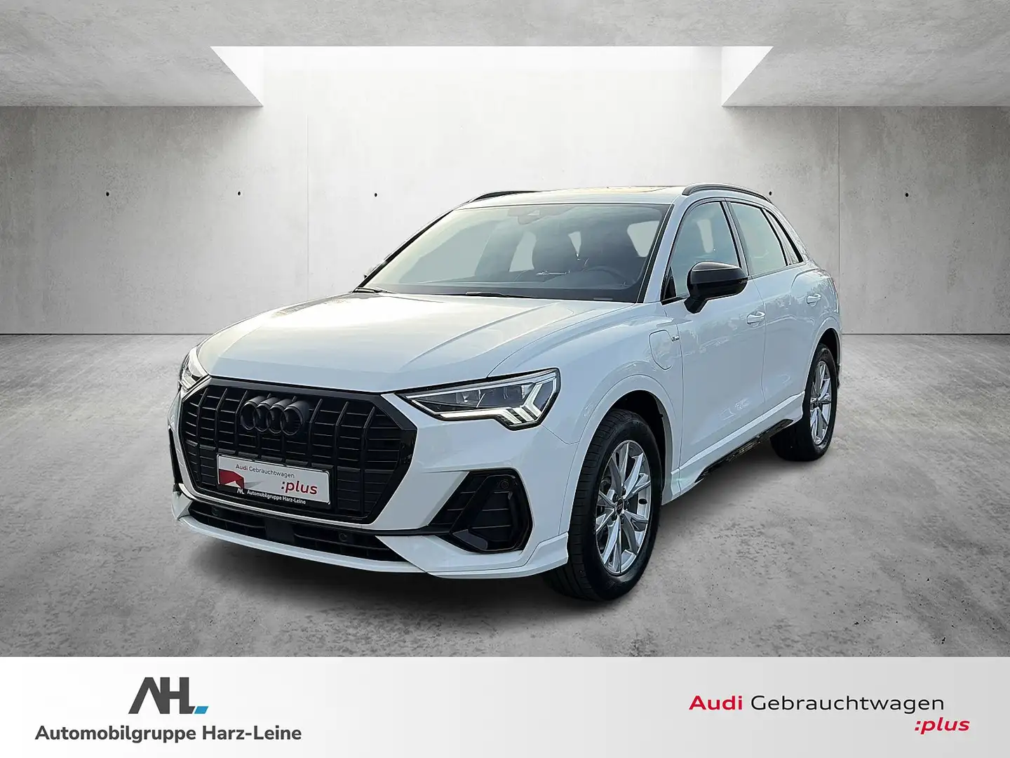Audi Q3 45 TFSI e Pano S line Weiß - 1