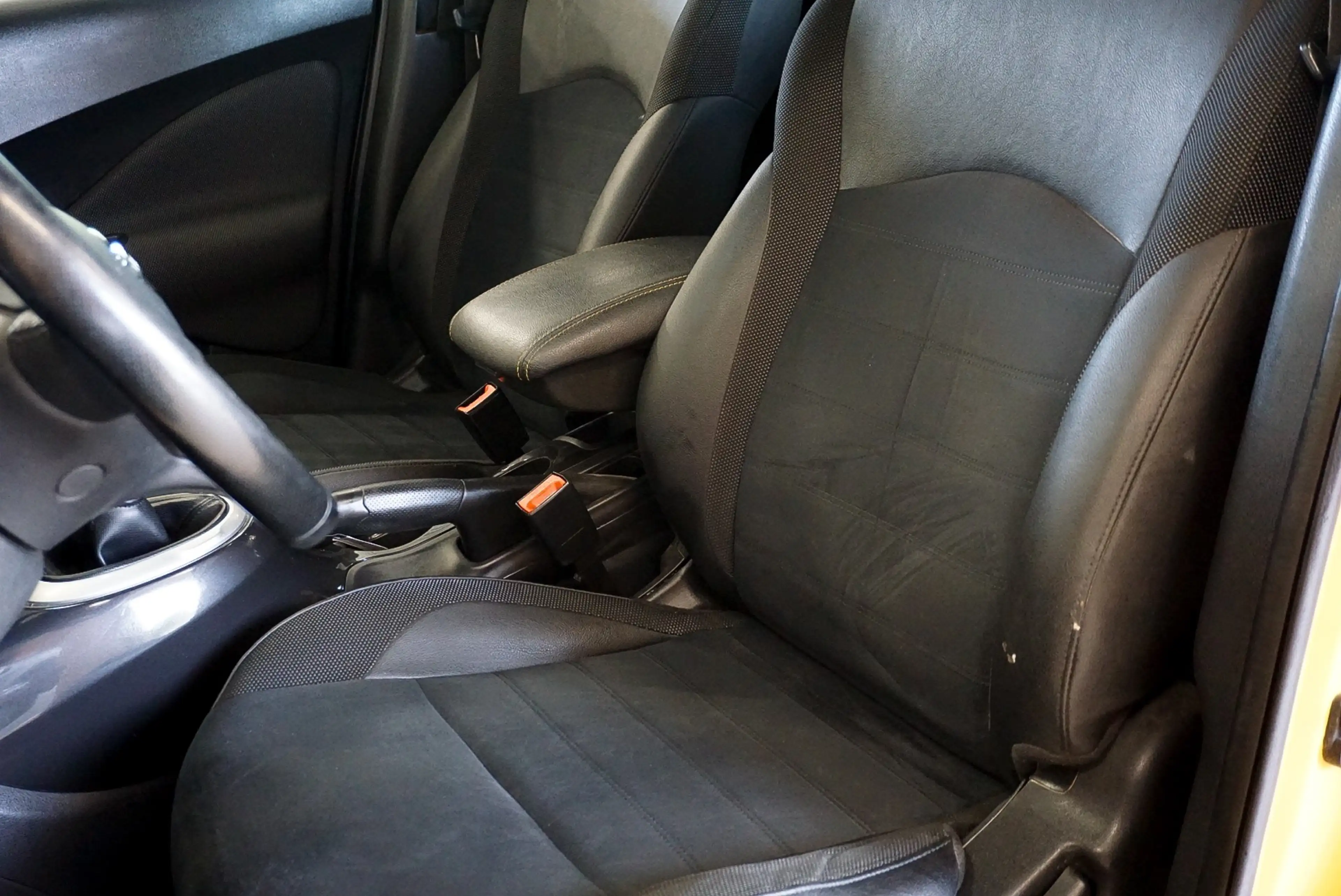 Nissan Juke 1.2 DIG-T 2WD N-Connecta | Caméra de recul • GPS • Climatisation auto • JA 18’’ | Garantie 12 mois — photo 14