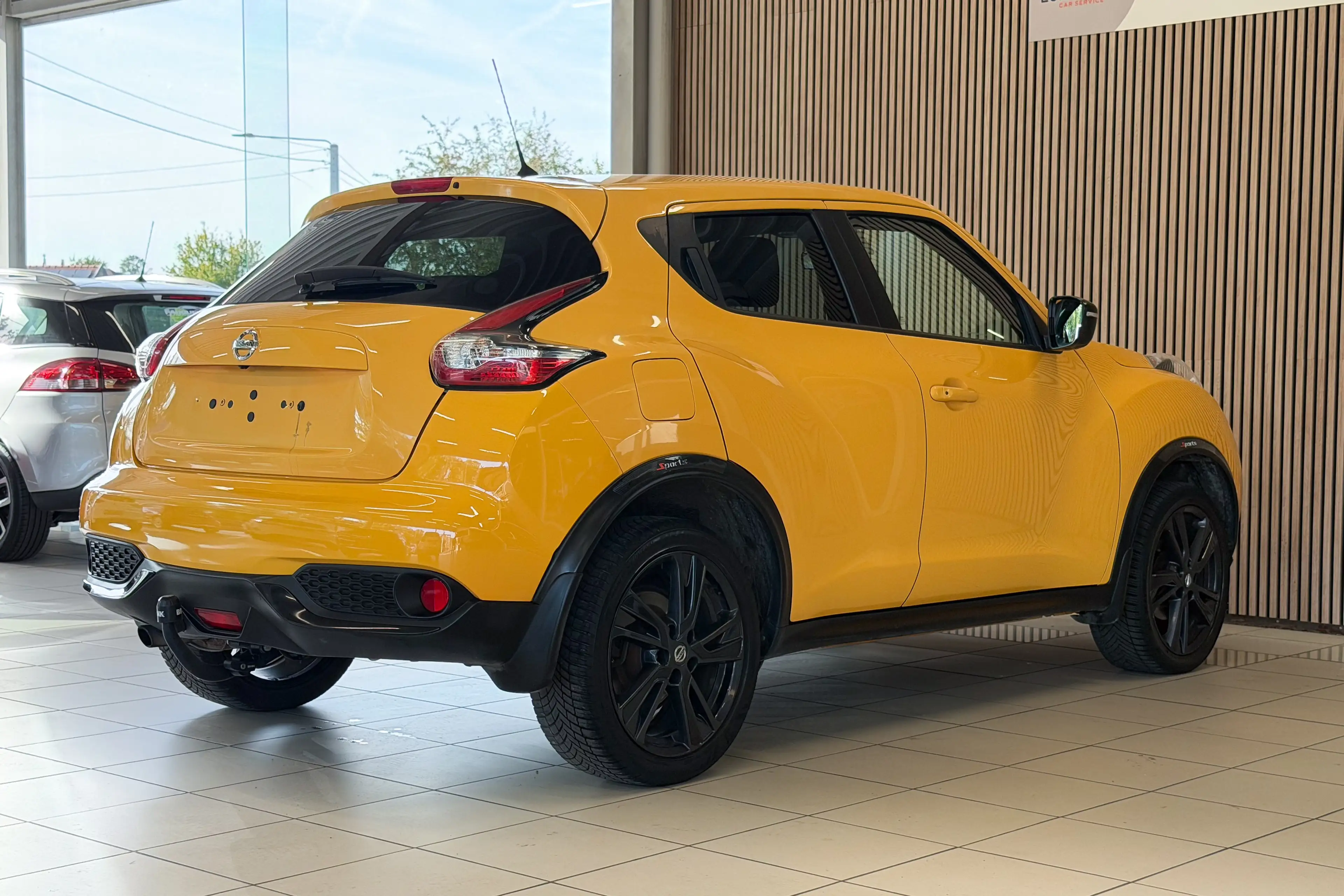 Nissan Juke 1.2 DIG-T 2WD N-Connecta | Caméra de recul • GPS • Climatisation auto • JA 18’’ | Garantie 12 mois — photo 7