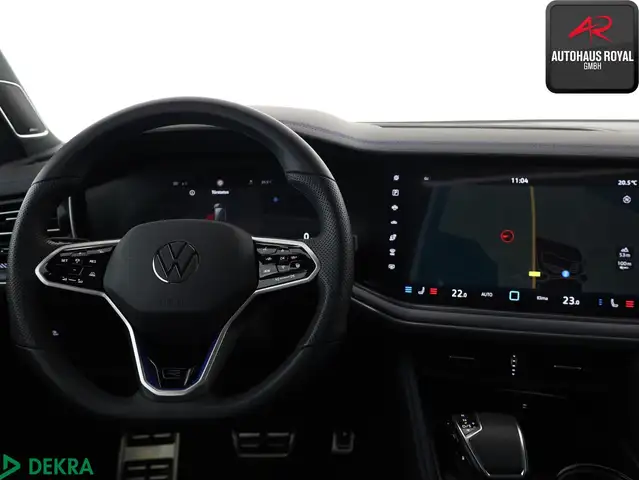 Volkswagen Touareg view 10