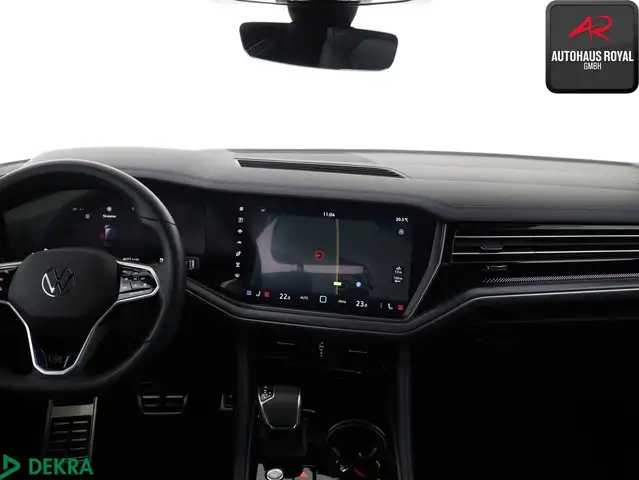 Volkswagen Touareg view 9