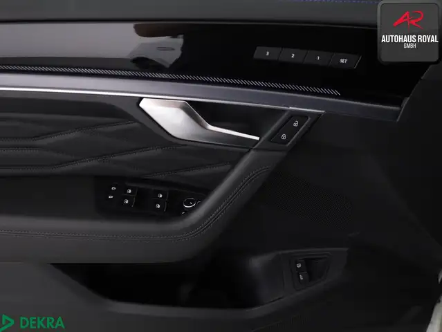 Volkswagen Touareg view 13