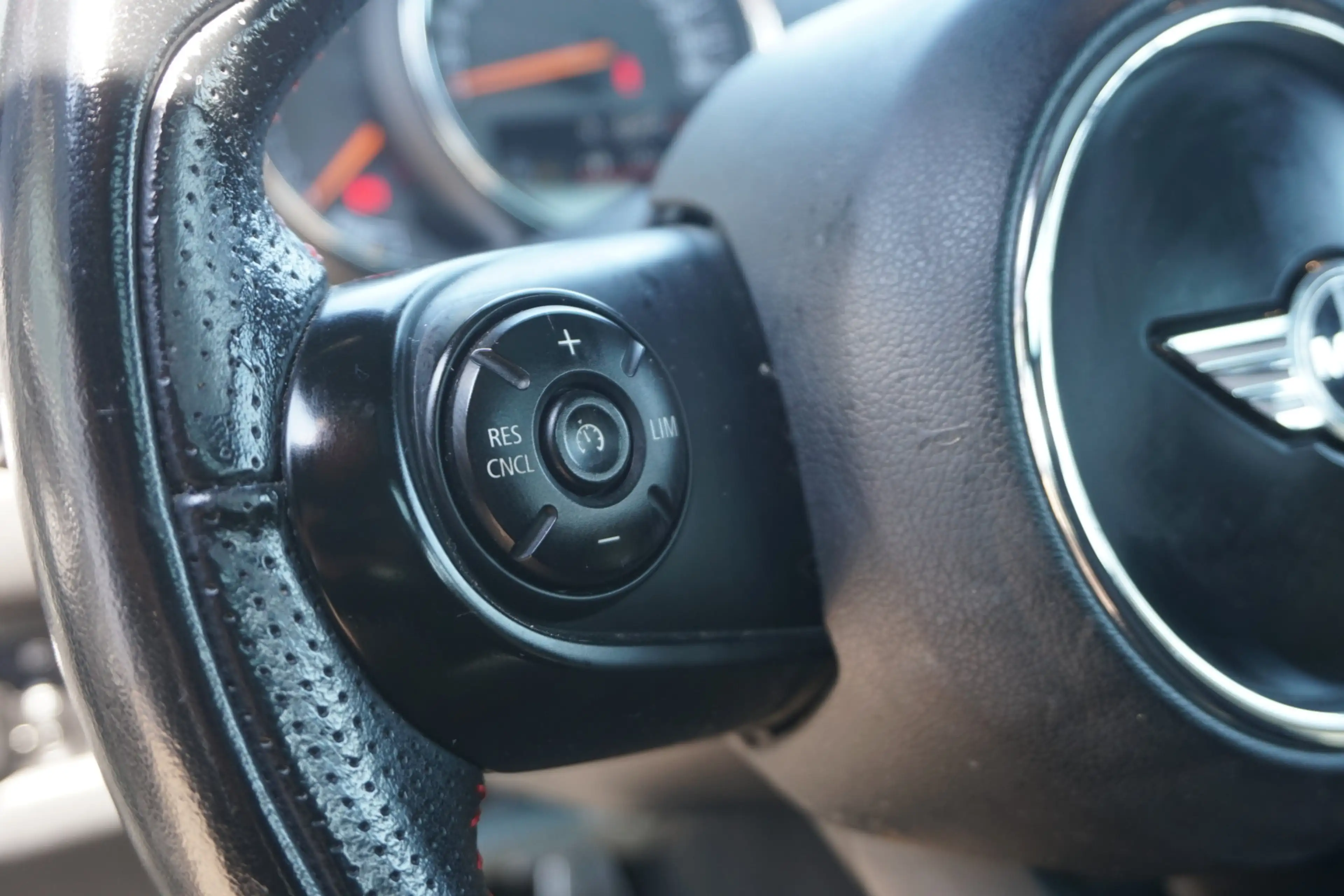 MINI Cooper Clubman 1.5 136PK | SCHUIF/KANTELDAK | PDC | NAVI | — photo 11