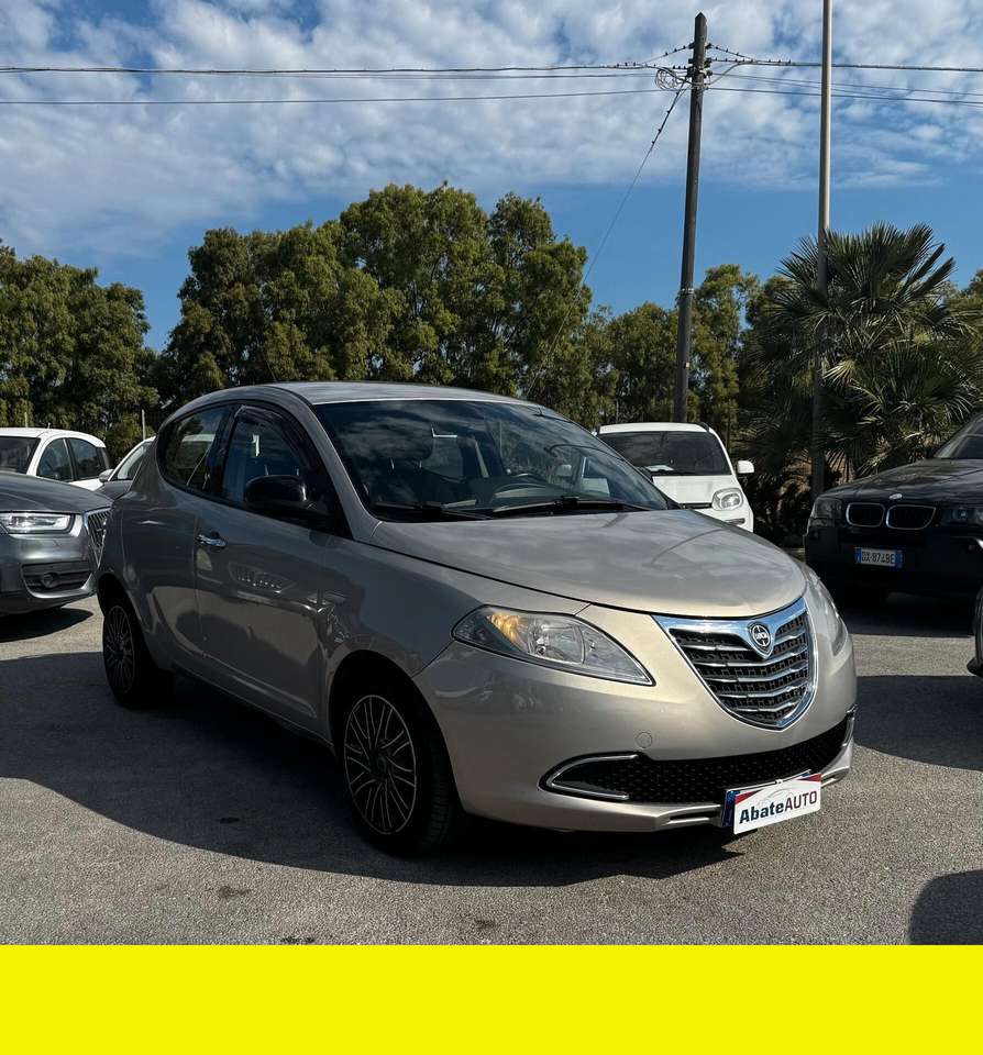 Lancia Ypsilon