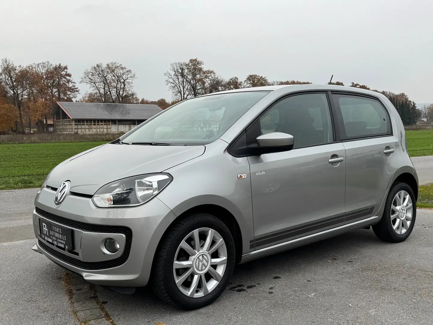 Volkswagen up! club up! Navi Sitzheizung Scheckheft Grau - 1