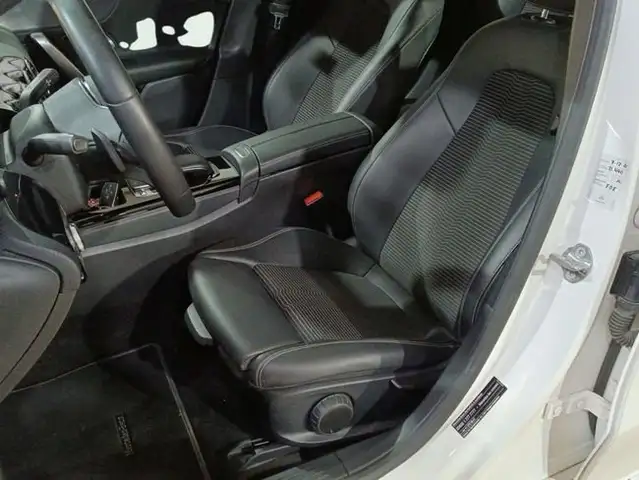 Mercedes-Benz A-Class view 14