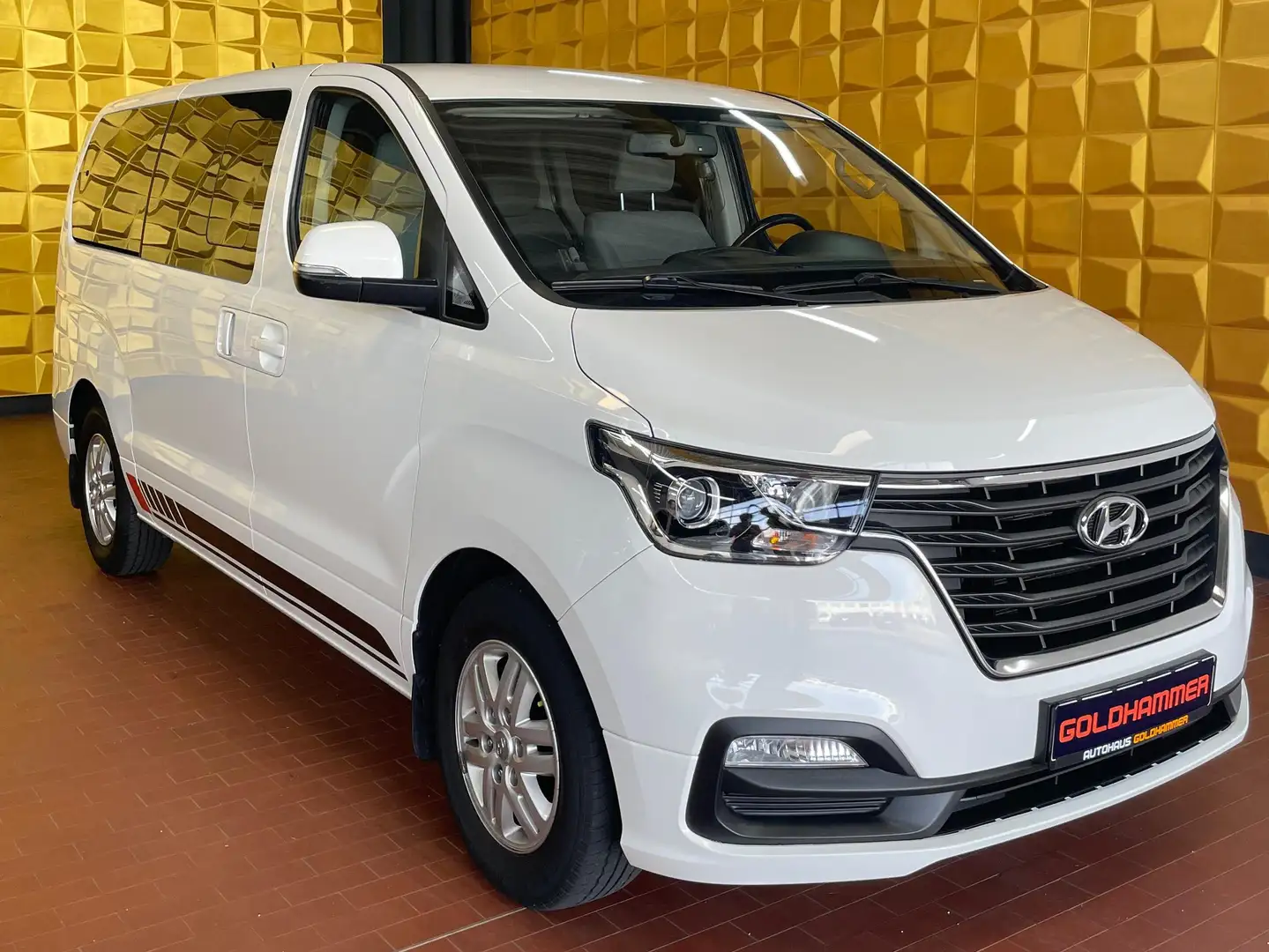 Hyundai H-1 2.5 CRDi Travel 19%MWST/KAMERA/TEMP/NAV/FACELIFT Wit - 2
