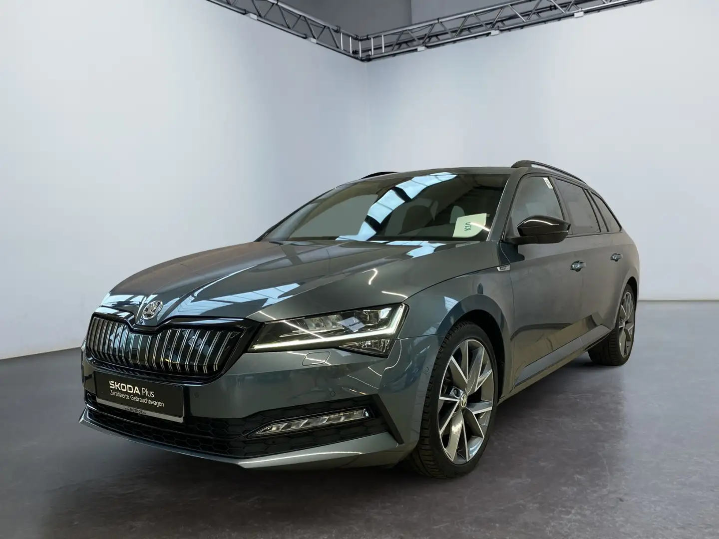 Skoda Superb Combi Sportline iV 1.4TSI Heckklappe elektr Gris - 2