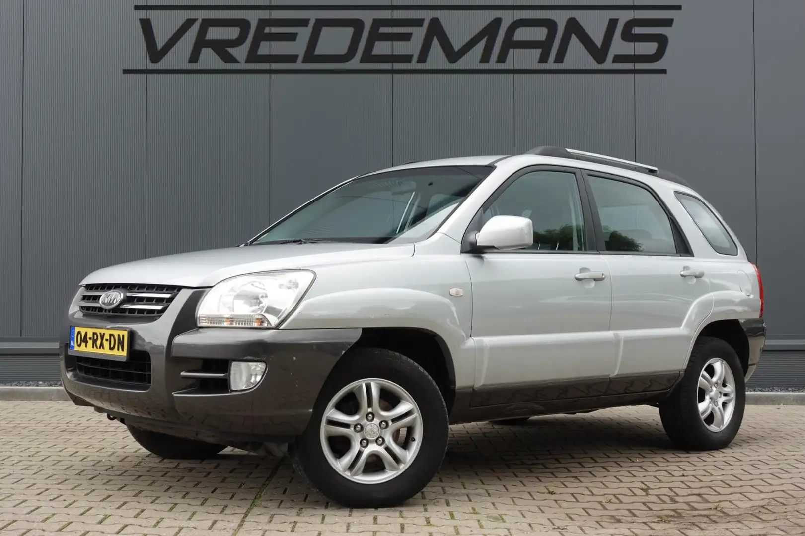 Kia Sportage 2.0 CVVT Executive Gris - 1