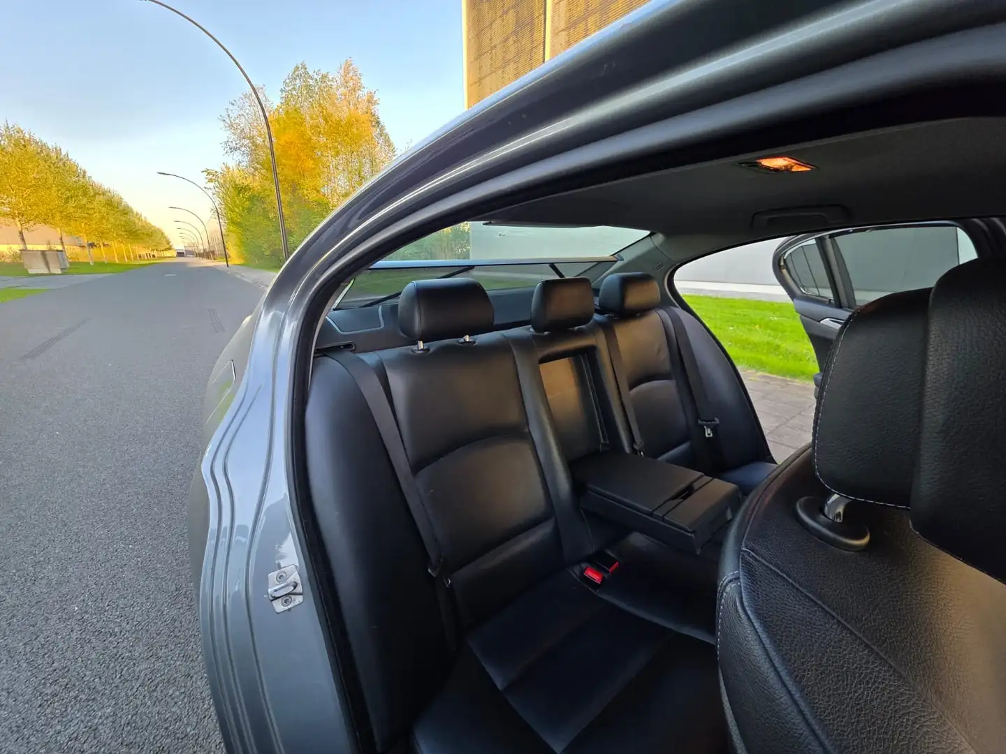 BMW 523 Executive Grijs - 1